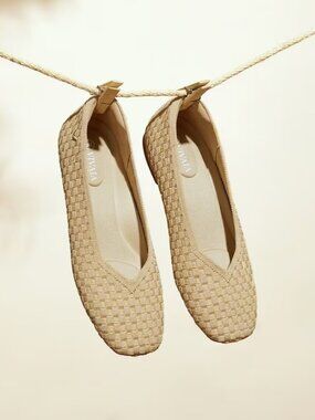 Vivaia Woven Square-Toe V-Cut Flats Margot 2.0 Size 10